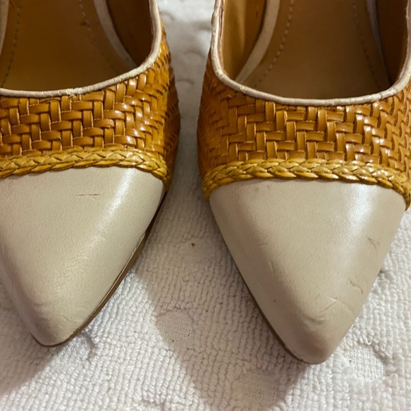 NINE WEST Woven Cream and Yellow Spectators - Picture 8 of 14